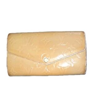 Authentic Louis Vuitton Light Yellow Vernis Monogram Long Snap Sarah Wallet